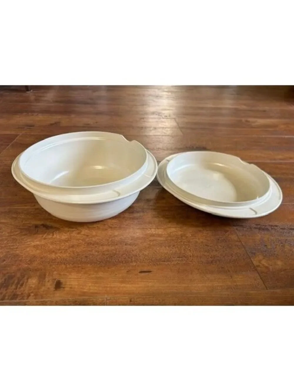 Tupperware Cream Plastic Bowl with Lid Set